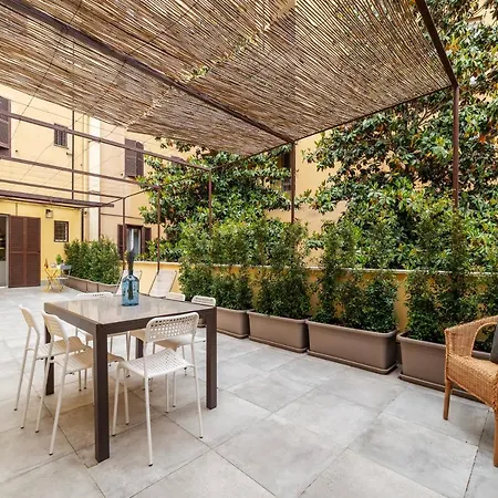 Magnolia Terrace At Vatican Museum Rom